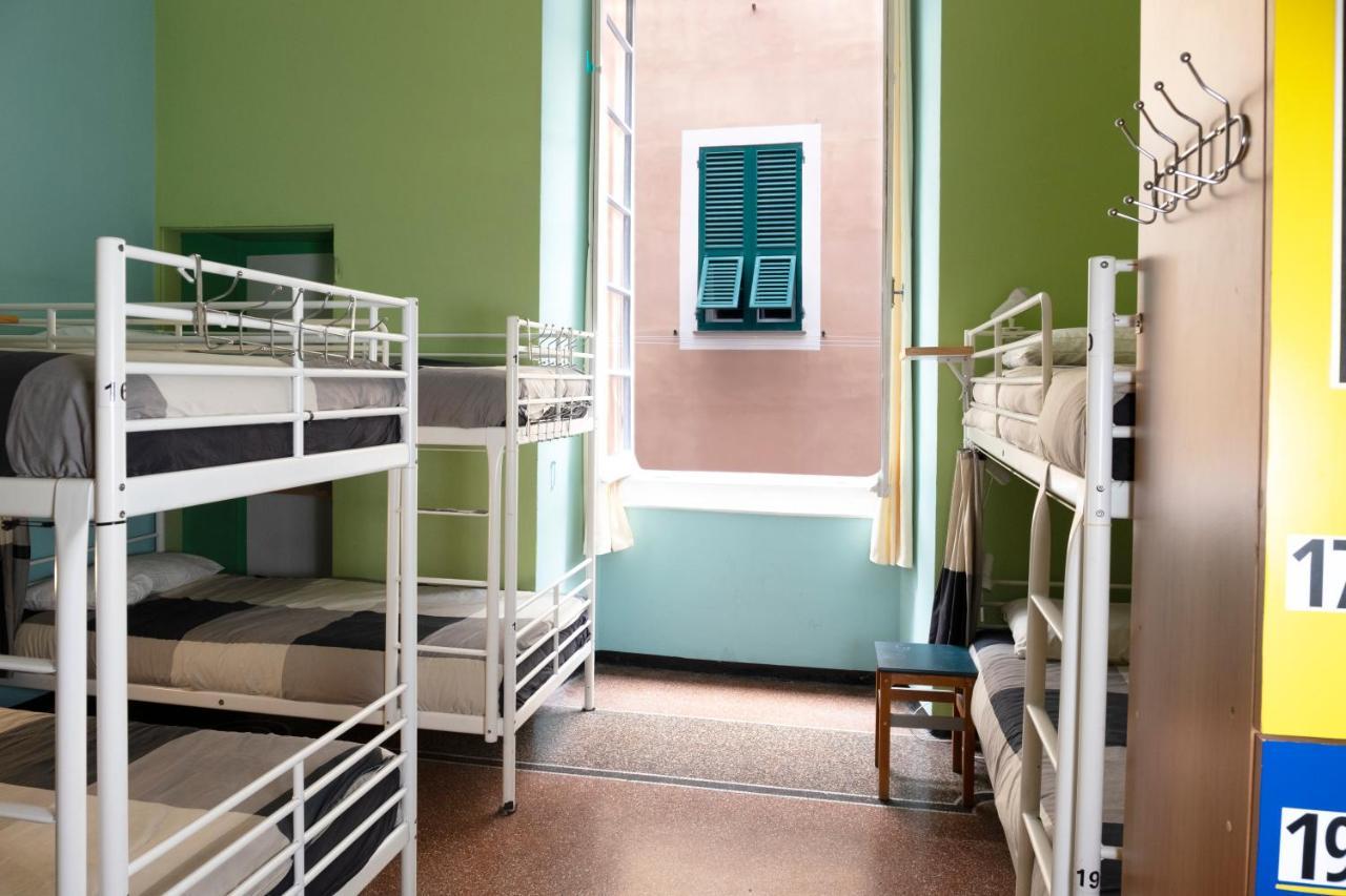 Hostel Manena *